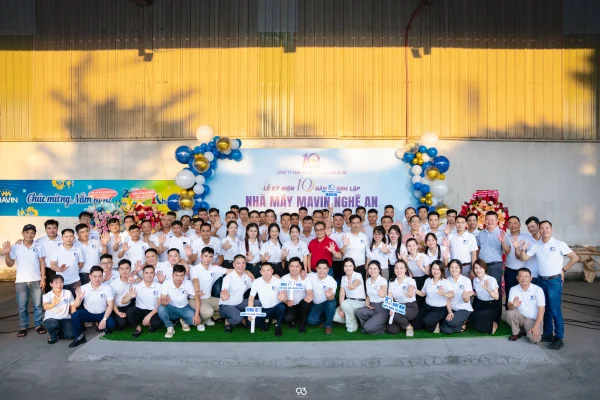 Tập thể CBNV tại lễ kỷ niệm 10 năm thành lập Mavin Austfeed Nghệ An